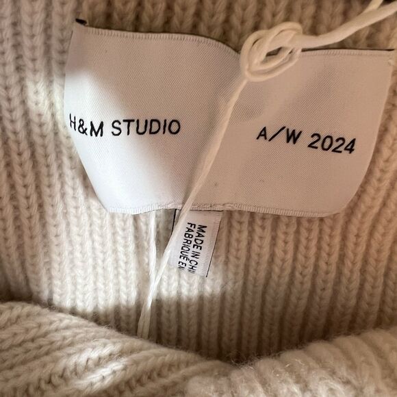 H&M Studio Collection Cardigan XL Wool Chunky knit v neck AW2024 NWT cream - Picture 15 of 16
